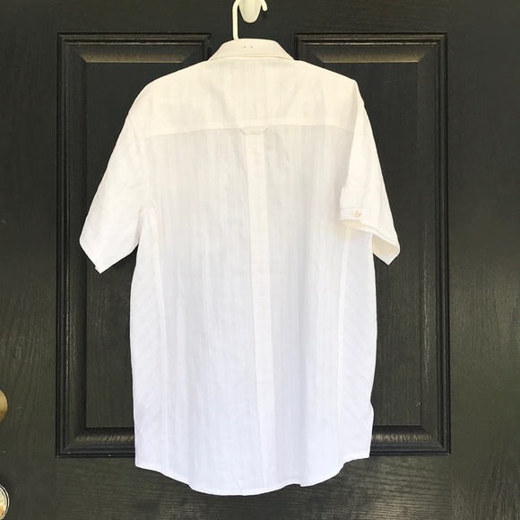 Basic white button up collar top - Picture 2 of 2